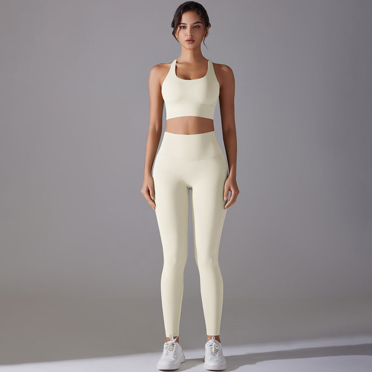 Sleek Sporty High-Waist Yoga Set – Celebrity-Inspired Slim Fit