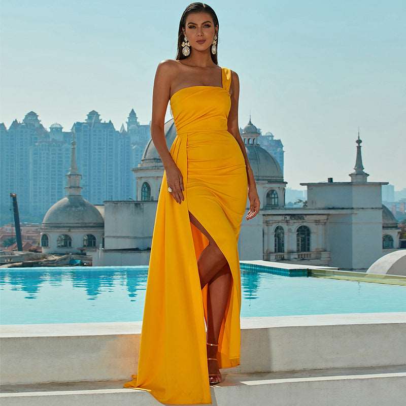 Moyia's Sexy and Elegant Spaghetti Strap Maxi Dress